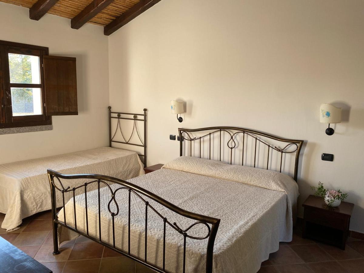 Li Paduleddi Country Guest House Όλμπια Εξωτερικό φωτογραφία